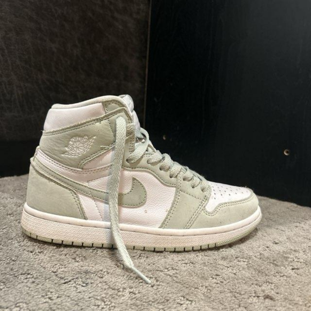 Nike air Jordan 1's